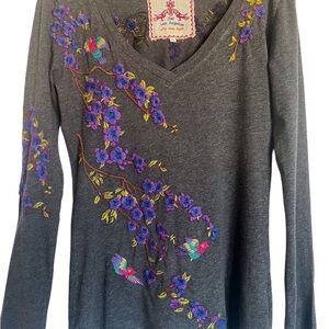 Johnny Was dark grey embroidered t-shirt small